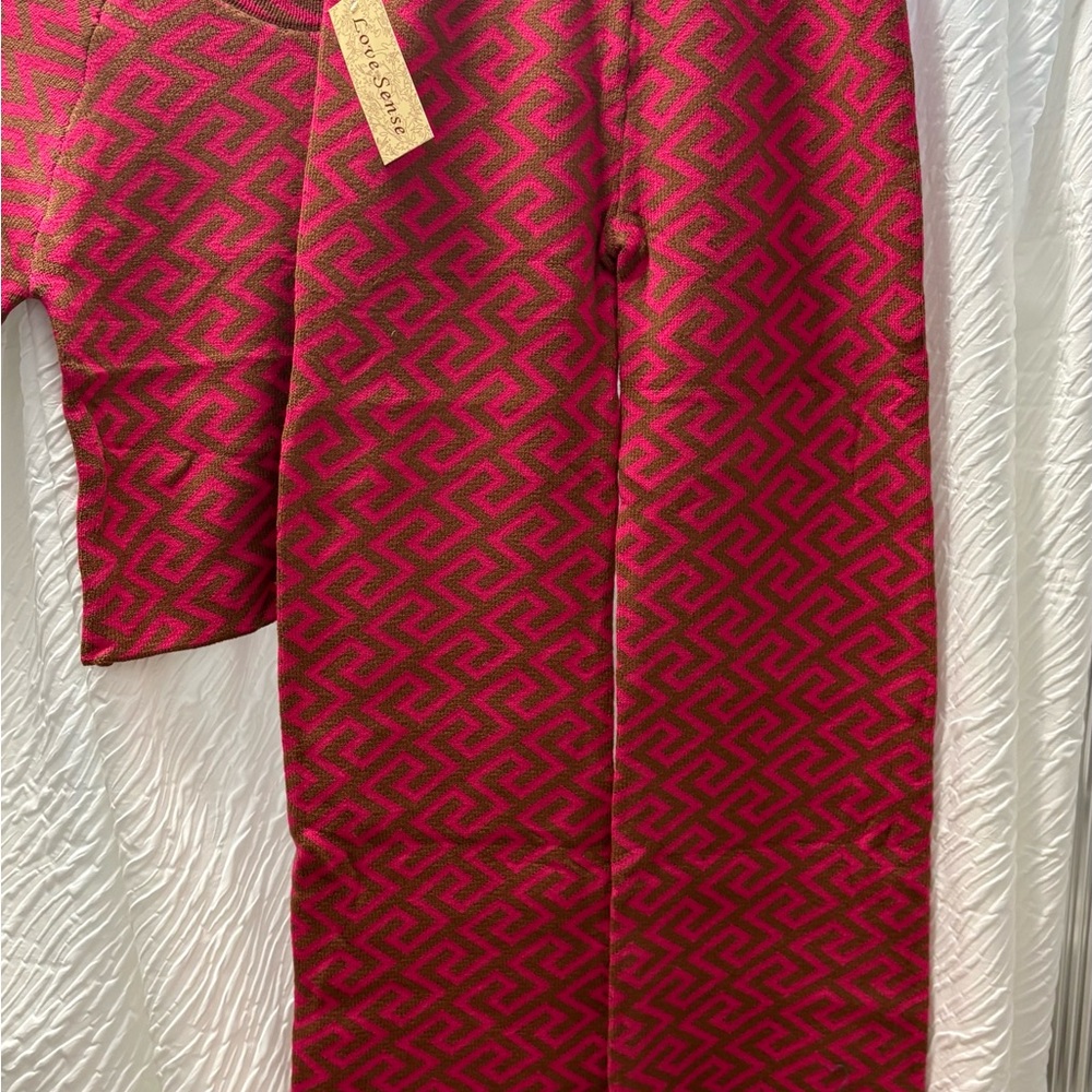 Geometric Patterned Sweater - Pink and Gold